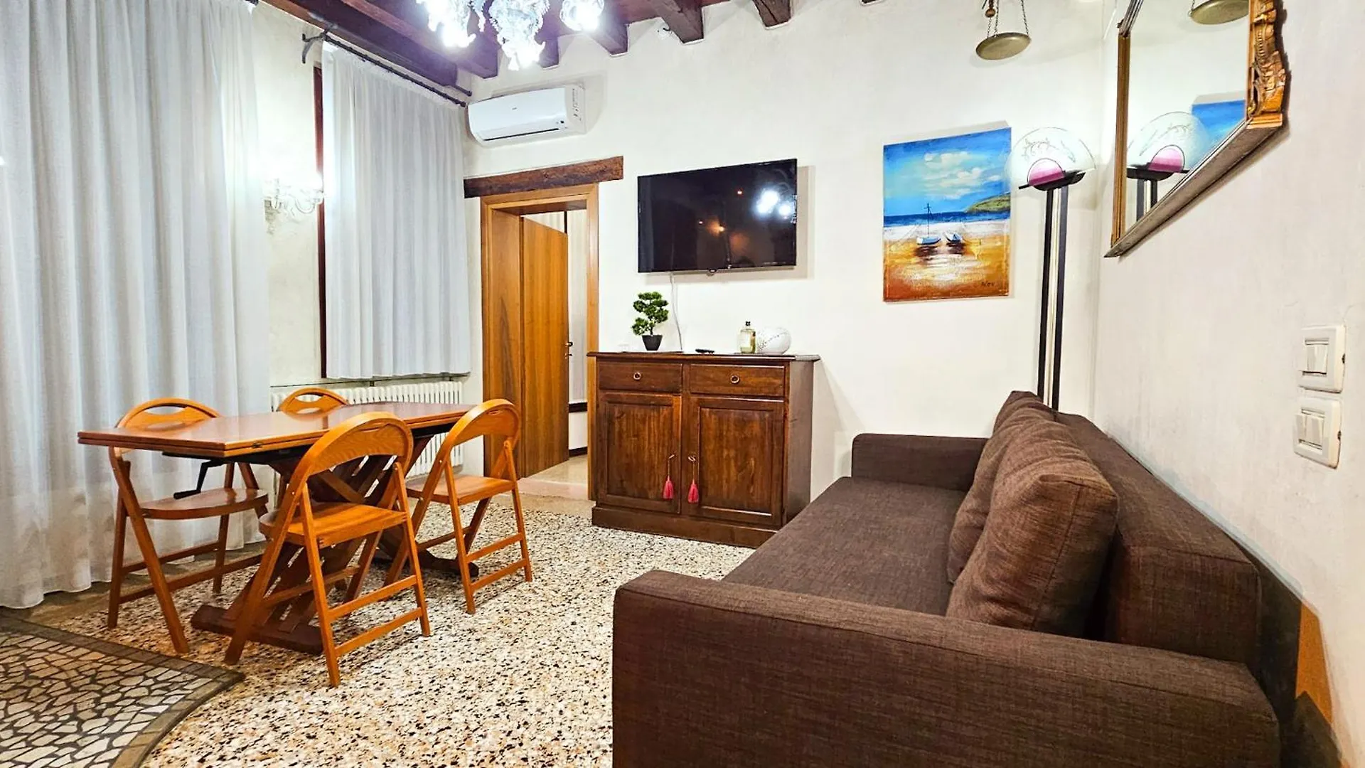 Apt Del 1800 Nel Centro Storico Di Treviso 0*,  İtalya